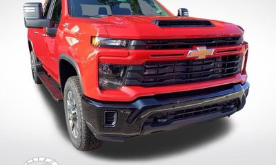 2026 Chevrolet Silverado HD Custom