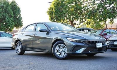 2026 Hyundai Elantra SE