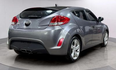 2015 Hyundai Veloster GLS Middle