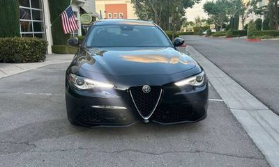 2017 Alfa Romeo Giulia 952 Base