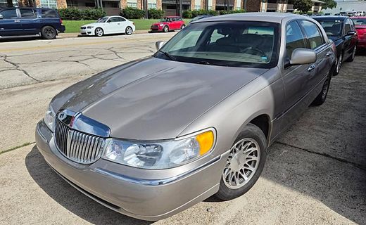 2001 Lincoln Town CAR Signature