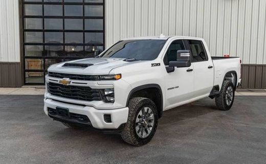 2024 Chevrolet Silverado HD Custom
