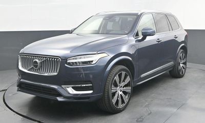 2025 Volvo XC90 Plus Bright