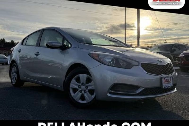 2015 Kia Forte — a typically priced live listing