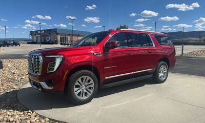 2025 GMC Yukon XL Denali