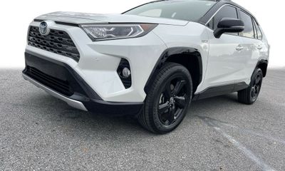 2020 Toyota RAV4 XSE HV