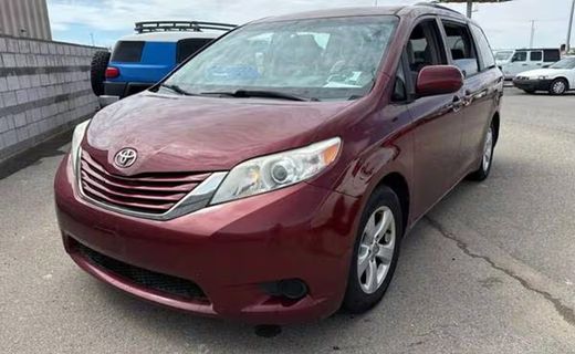 2015 Toyota Sienna LE