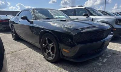 2013 Dodge Challenger Base