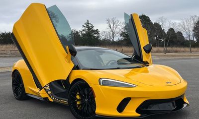 2022 McLaren GT Coupe
