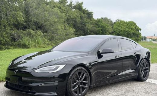 2021 Tesla Model S Plaid