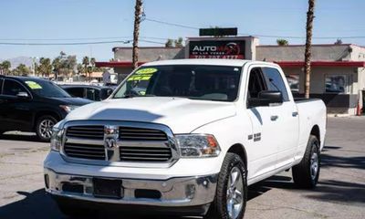 2017 Ram 1500 SLT
