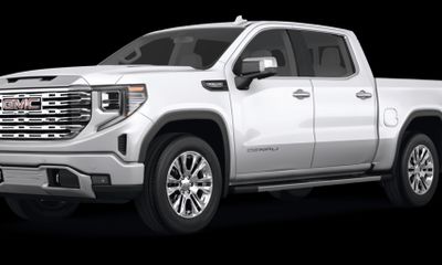 2025 GMC Sierra Denali