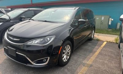 2018 Chrysler Pacifica Touring Plus