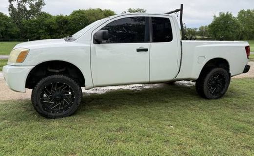 2004 Nissan Titan XE