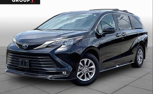 2025 Toyota Sienna XLE