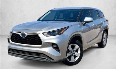 2023 Toyota Highlander LE