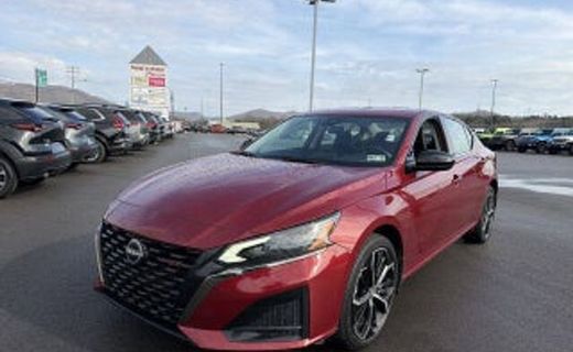 2025 Nissan Altima SR