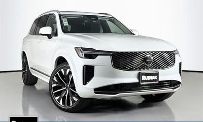 2026 Volvo XC90 Plus Bright