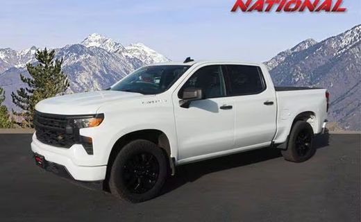 2022 Chevrolet Silverado Custom