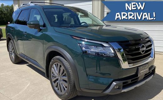 2024 Nissan Pathfinder SL