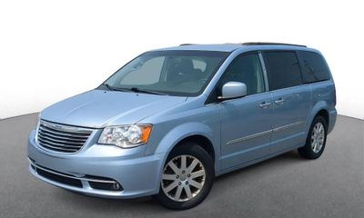 2016 Chrysler Town AND Country Touring