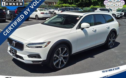 2025 Volvo V90CC Ultra