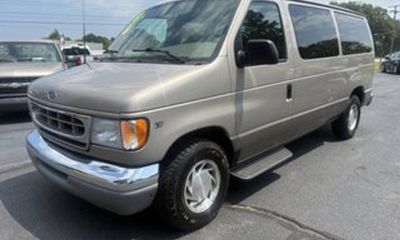 2001 Ford E-150 XL