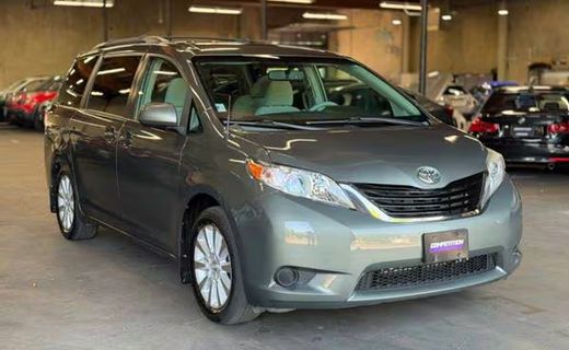 2013 Toyota Sienna LE
