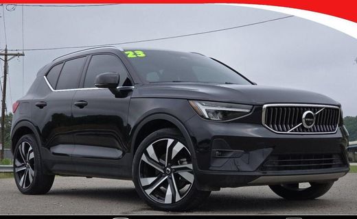 2023 Volvo XC40 Plus Bright