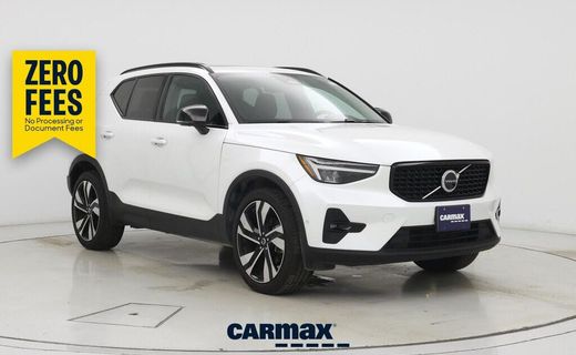 2025 Volvo XC40 Plus Dark