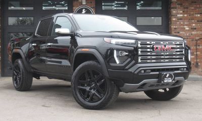 2023 GMC Canyon Denali