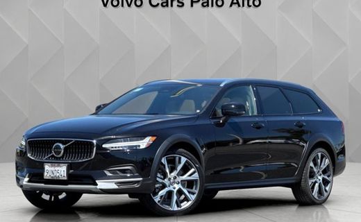 2025 Volvo V90CC Ultra