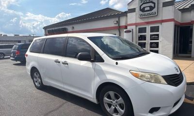 2011 Toyota Sienna 7 Passenger V6