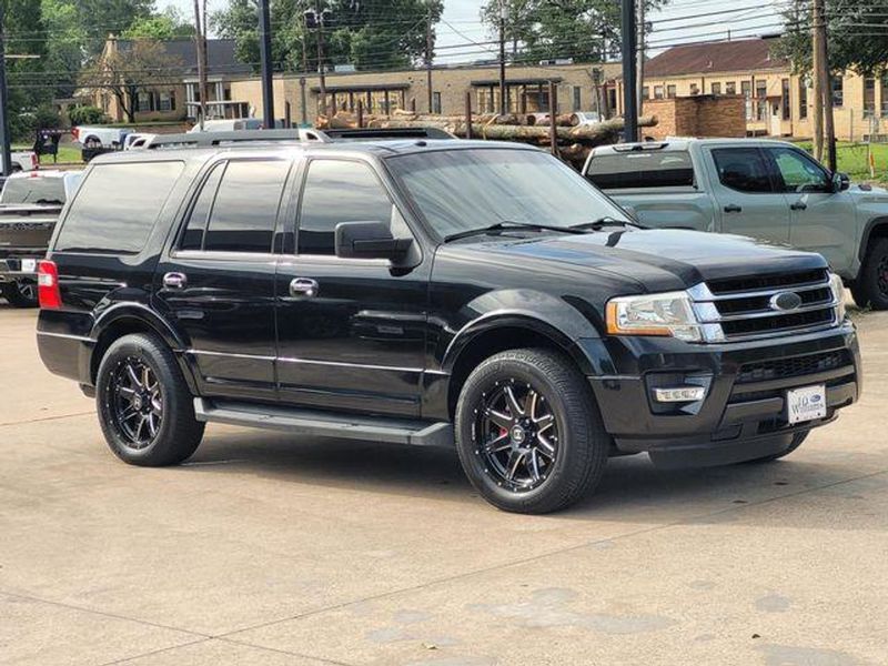 2017 Ford Expedition — a typically priced live listing