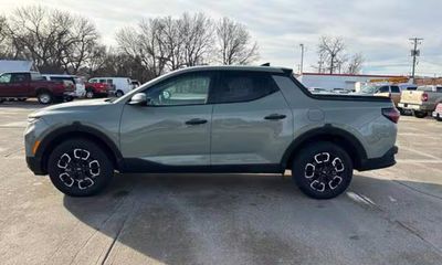 2024 Hyundai Santa Cruz SEL Base