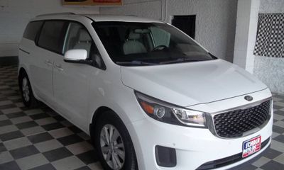 2017 Kia Sedona LX