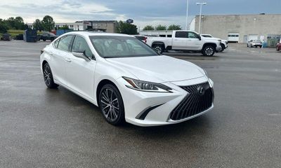2022 Lexus ES 300H Premium
