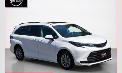 2024 Toyota Sienna LE