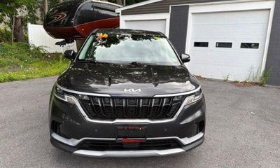 2024 Kia Carnival EX