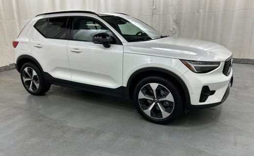 2024 Volvo XC40 Plus Dark