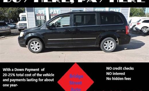 2010 Chrysler Town AND Country RT