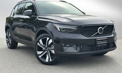 2026 Volvo XC40 Ultra Dark