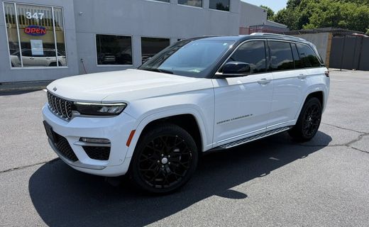 2022 Jeep Grand Cherokee Summit