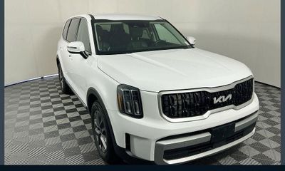 2023 Kia Telluride LX