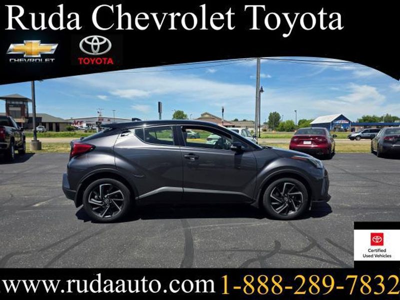 2021 Toyota C-HR — a typically priced live listing