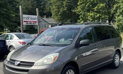 2005 Toyota Sienna LE