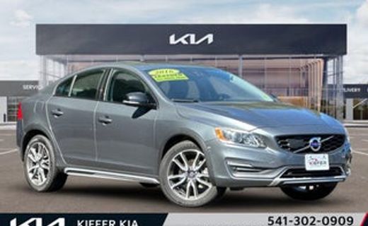 2016 Volvo S60 Cross Country Platinum