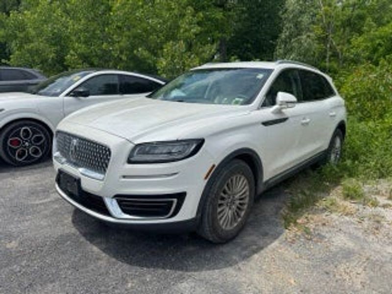 2020 Lincoln Nautilus — a typically priced live listing
