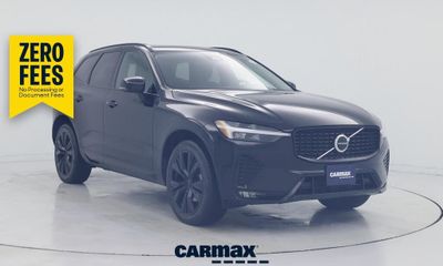 2023 Volvo XC60 Plus Dark