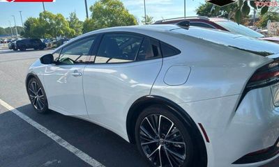 2024 Toyota Prius XLE